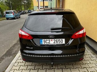 Kryt prahu kufru Ford Focus III Turnier nerez + karbon fólie