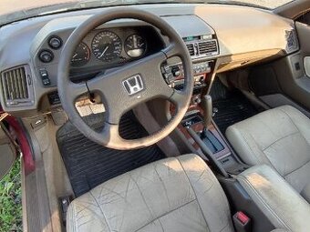 Legend  V6- 2,7  Coupe