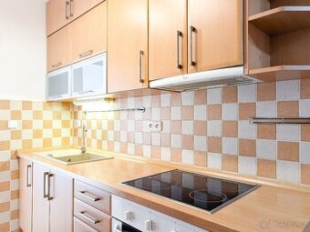 Pěkný byt 2+1 s balkonem / zděné jádro / Moravský Krumlov
