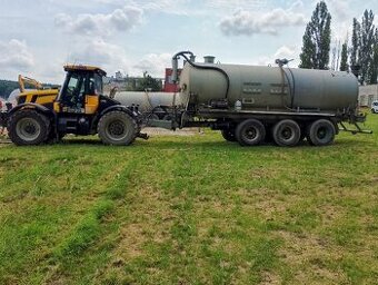 Traktor JCB Fastrac 3230+ a přívěs Fliegl WGF, r.v. 2006