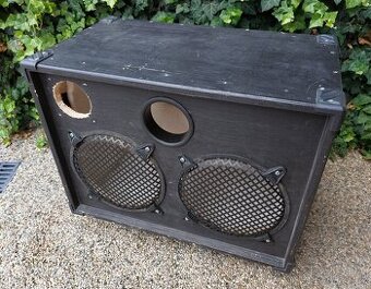 Prázdný basový reprobox 2x10" s hornou, překližka