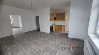 Pronájem bytu 2+kk s balkónem, 61m2, a parkovacím místem, Op