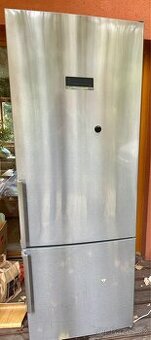 Velkoobjemová lednice s mrazákem Bosch KGN56XI40