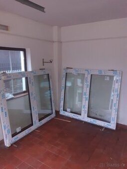 Plastová okna zlatý dub