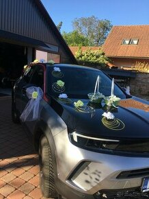 Svatební dekorace na auto