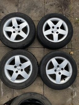 Kola Peugeot 4x108 185/65R15 celoroční pneu