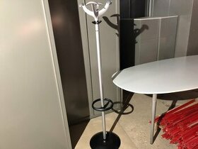 Věšák na oblečení Cactus od firmy REXITE