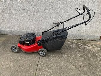 Zahradní sekačka s pojezdem