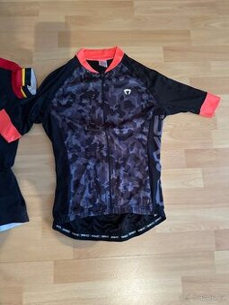 Cyklistické dámské oblečení