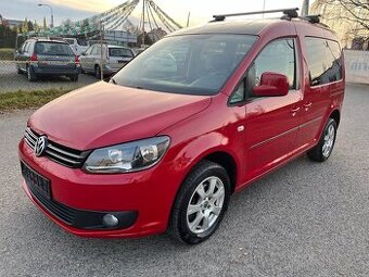 Vw Caddy 2.0tdi 103 kw 7.míst po servisu závěs vyhř.sedačky