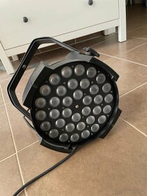 Muvik LED PAR ZOOM 36x 15W HCL RGBWA, DMX, IP20, 12 kusu