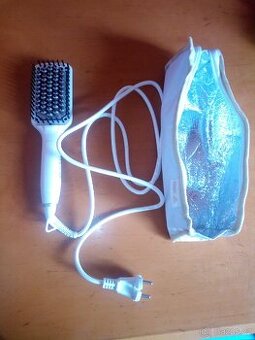 Žehlící kartáč na vlasy ETA