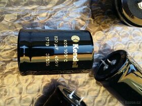 Kondenzátory 820uF/450V