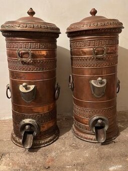 Měděné starožitné nádoby z koloniálu