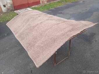 Koberec obdélníkový tvar rozměr 133x170cm