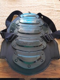 Jezdecká sada (páteřák, přilba, návleky,2x kalhoty)