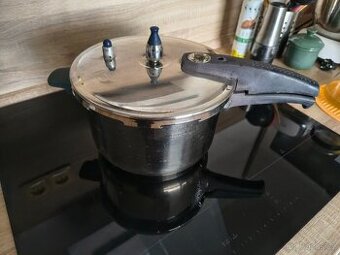 Tlakový hrnec