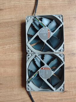 2x Noctua NF-P12 redux-1300 PWM, 1x Noctua NF-S12A PWM