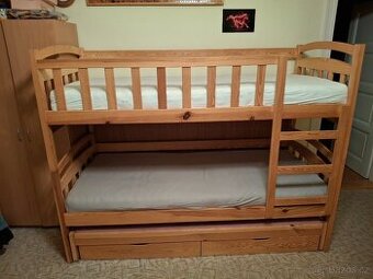 Patrová postel z borovicového masivu