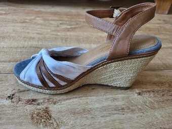 Tom Tailor dámské sandály na klínku (38)