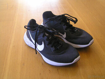 Tenisky Nike 36,5