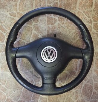 Perforovaný tříramenný volant MK4