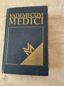 lékařská kniha