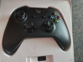 Herní ovladač Xbox One