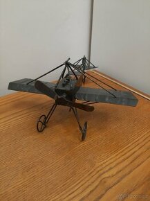 Plechový model letadla - 1
