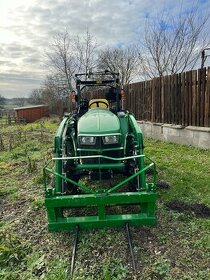 Prodám komunální traktor John Deere