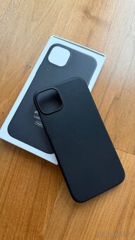 2 x originální kryty iPhone 14 Plus 6,7” v záruce, zánovní