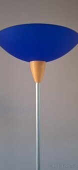 Stojací lampa