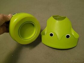 plastovy brindak a miska zabka - 1
