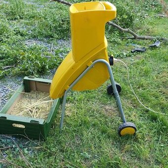 (PRODÁNO) Prodám drtič větví / štěpkovač ALKO New Tec 2500R