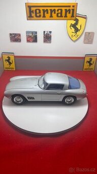 Ferrari 250 GT LWB 1:18 CMR