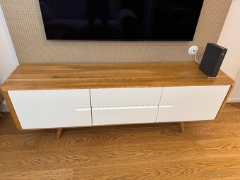 Dubová TV komoda Ena 180 x 42 cm