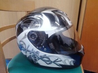 Helma na motorku Shark - nová velikost 57-58