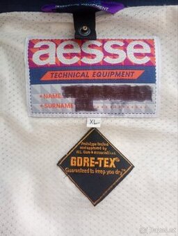 Bunda Goretex, aesse