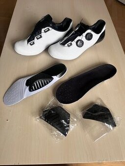 Silniční tretry Force Warrior Carbon 42 + vložky G8