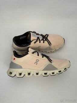 5x boty On Running Cloud velikost 39