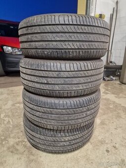 235x55x17 Michelin