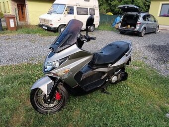 Skutr kymco xciting r500