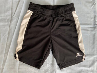 REZERVOVÁNOChlapecké sportovní šortky Adidas, výborný stav.