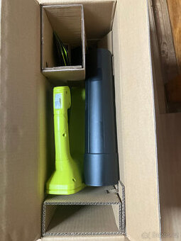 Aku fukar na listí Ryobi