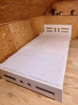 Dětská postel 140x200cm  + rošt +  matrace