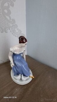 PORCELÁNOVÁ SOŠKA zn.ROYAL DUX - POPELKA - KRÁSNÁ
