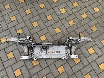 VW Passat B6 přední náprava ramena.