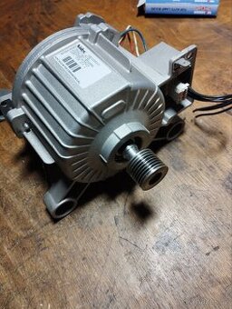 Motor z pračky Whirlpool