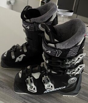 Dámské lyžařské boty zn. Nordica vel.245