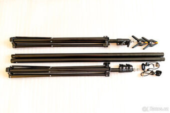 Konstrukce pro uchycení pozadí.